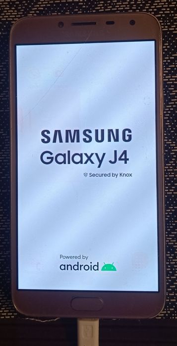 Телефон Samsung J4.