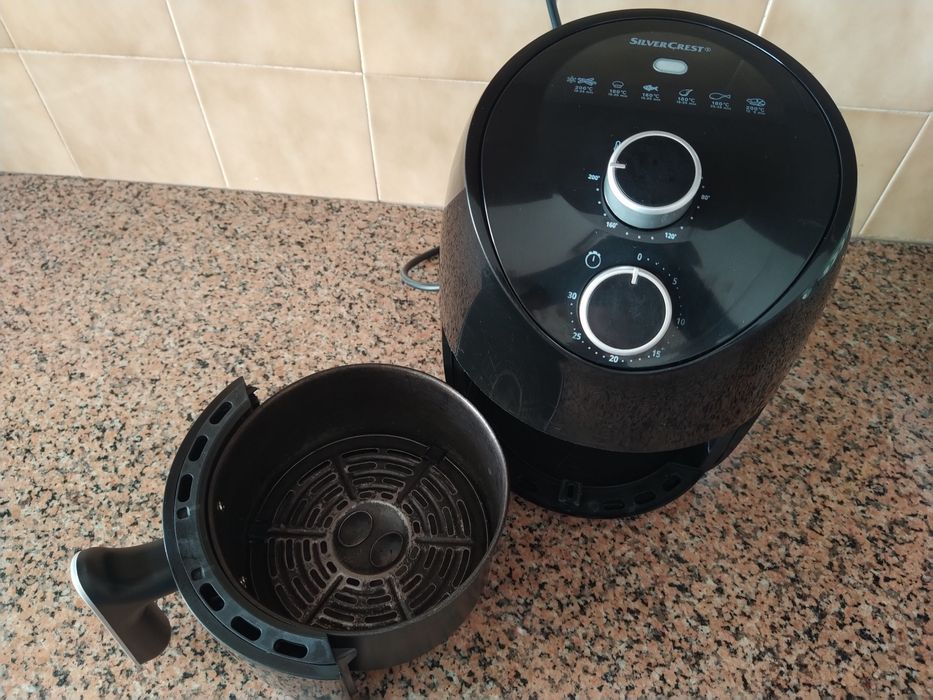 Airfryer fritadeira grelhador  torradeira tostadeira casa quarto apartamento vivenda escritório gabinete cozinha.