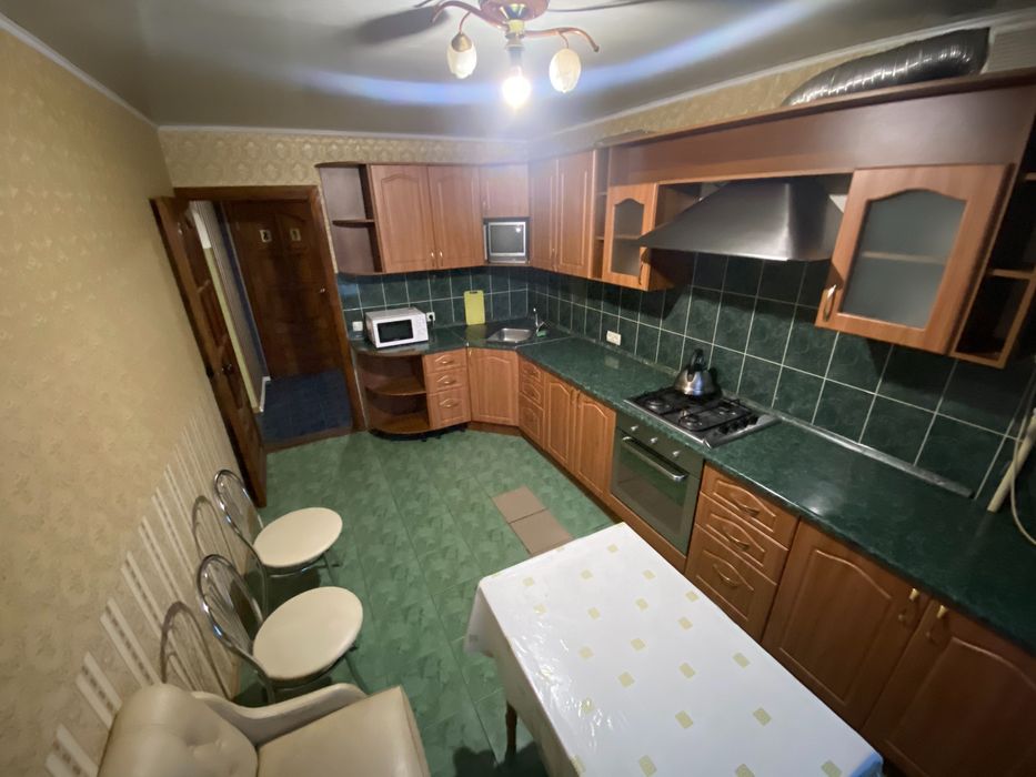 Подобова оренда 4-х кімнатної квартири