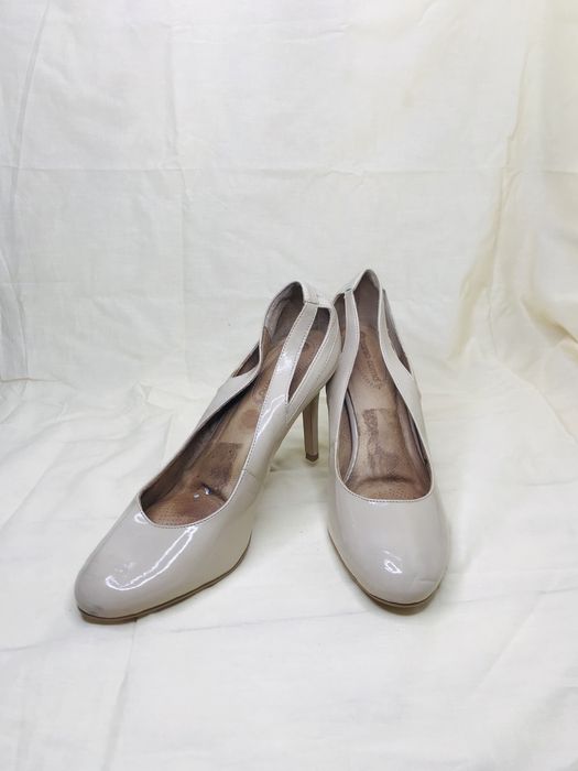 Обувь брендовая кожаная на женщину 38-39 размер