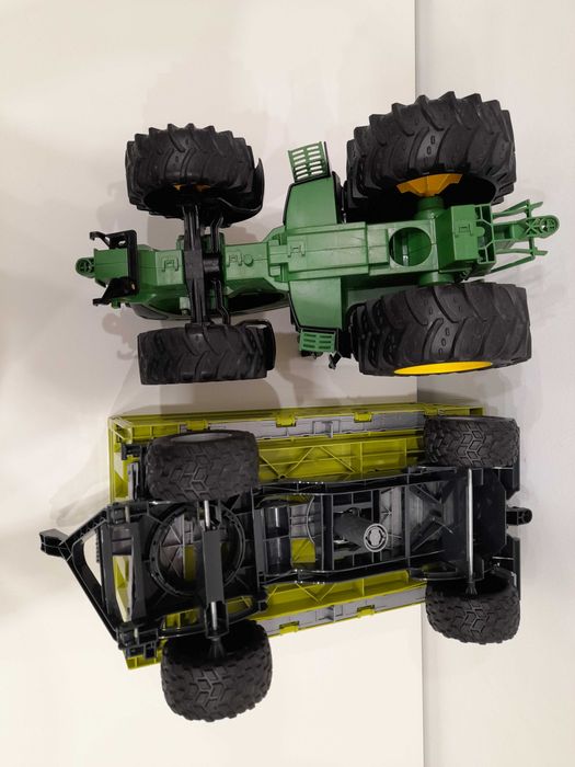Zestaw Bruder duży Traktor John Deer z ładowaczem + przyczepa Fliegl