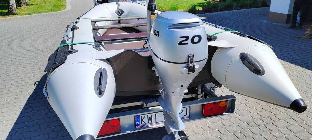 Ponton Bark , silnik Honda i przyczepa Faro