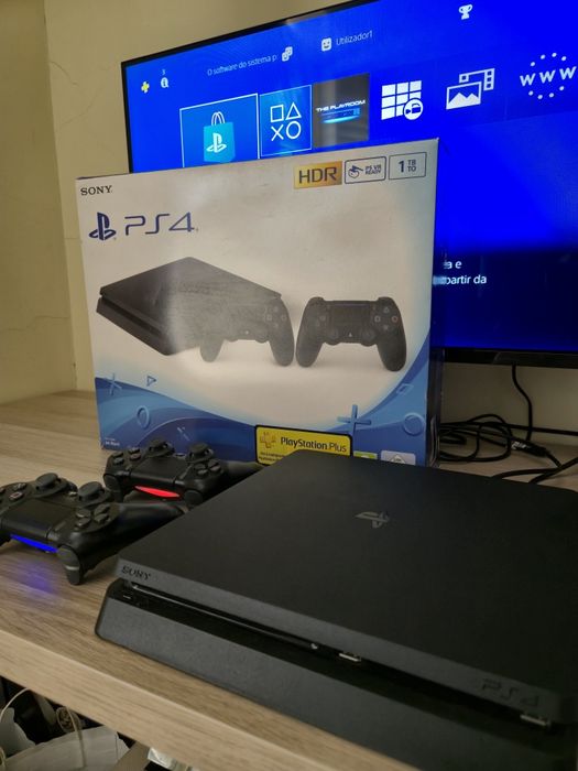 PS4 Slim 1TB + 2 comandos + caixa (excelente estado)