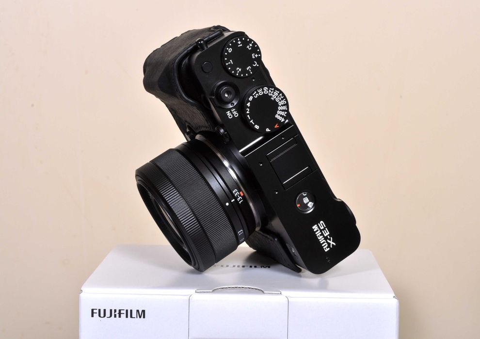 Fuji X-E5 como nova, acessórios + Xc 13x33 Novo. Com estojo em pele