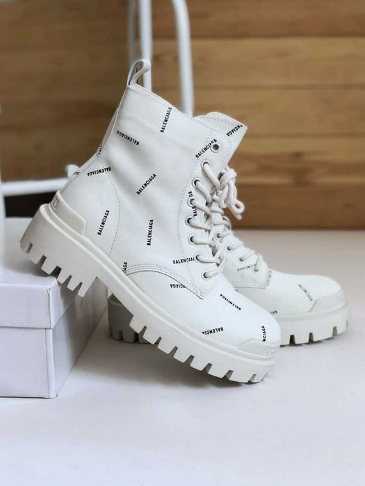 Ботінки - Balenciaga Strike Boots (чорні і білі )