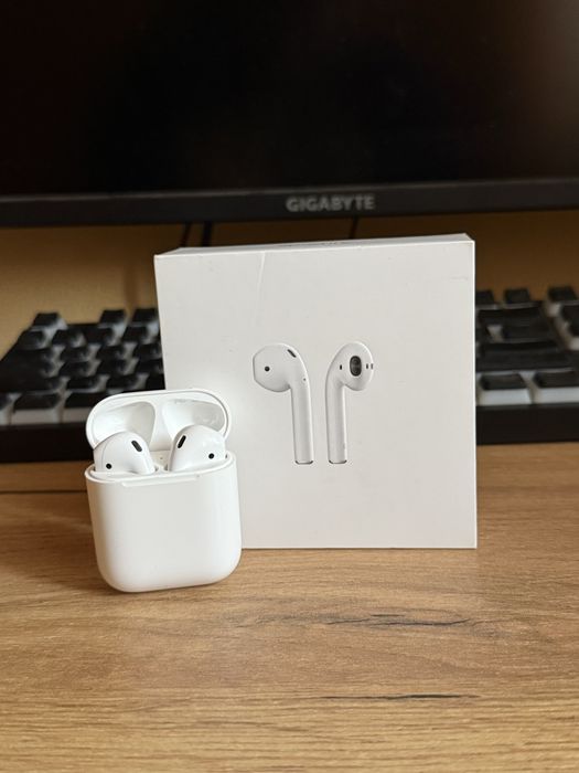 Продам Apple Airpods 2