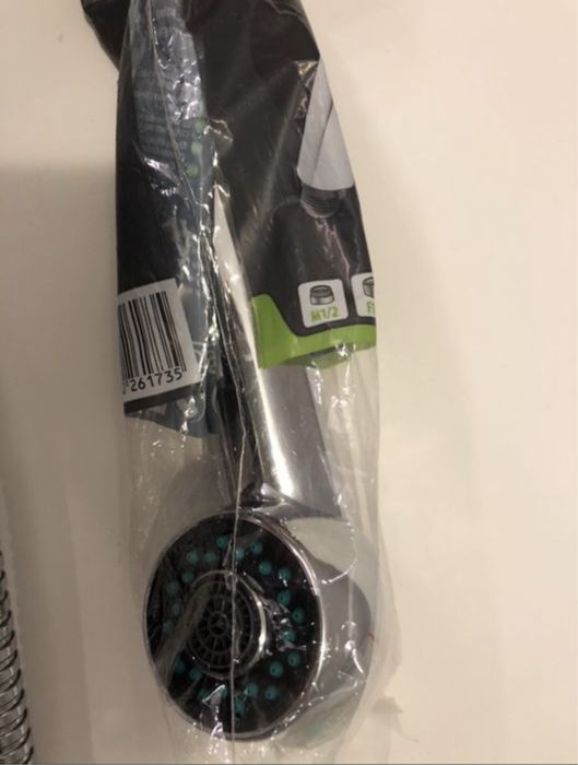 Nowa słuchawka prysznicowa