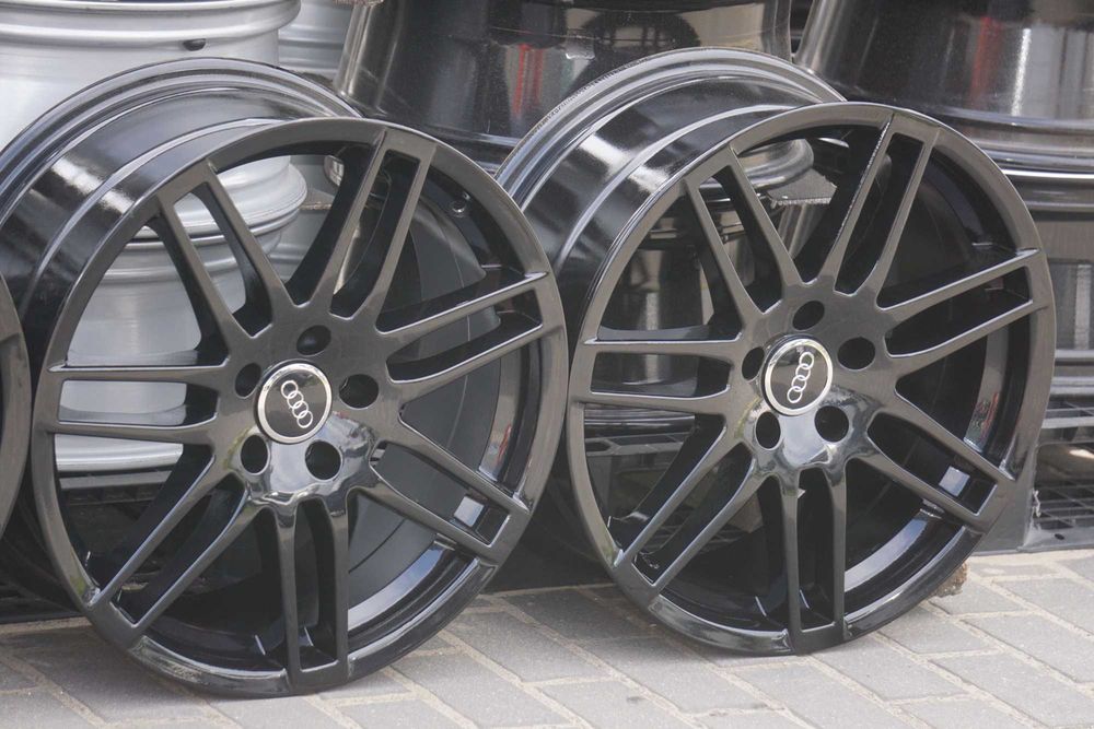 Alufelgi do Audi wzor RS4 5x112 8Jx18 et35 cb57,1mm w czarnym lakierze, nowe dekielki