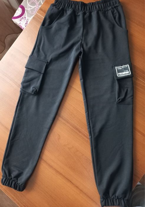 Спортивні штани для хлопчика на зріст 146см НОВІ