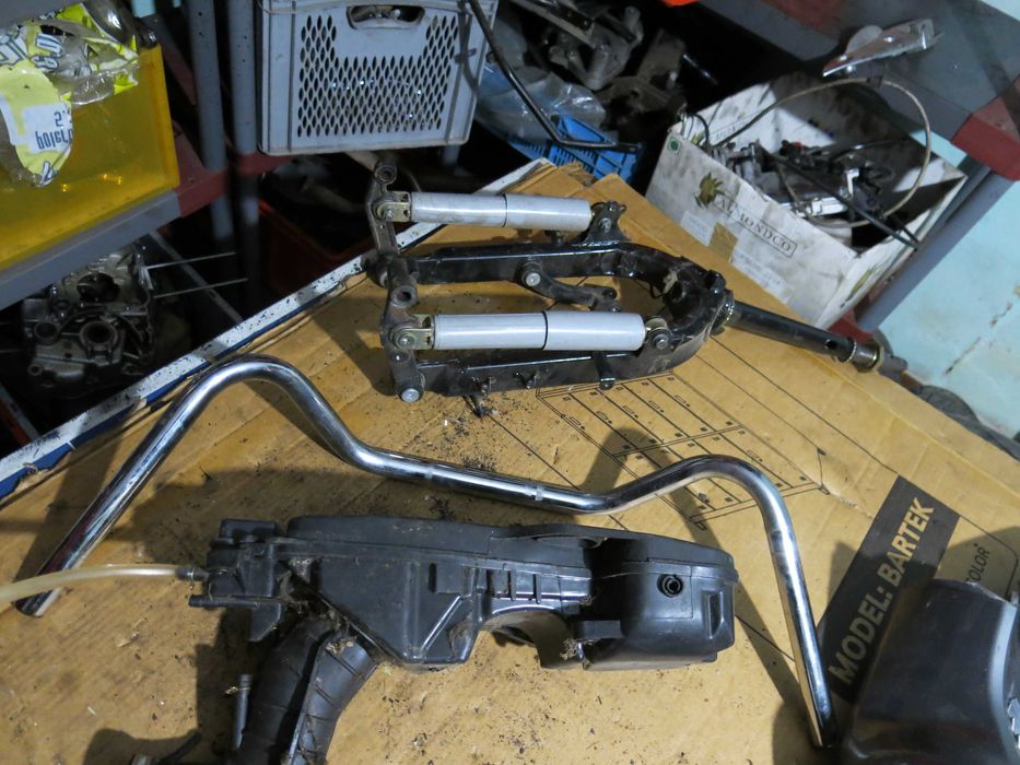 Przednie zawieszenie Skuter Retro Znen Firenze 125