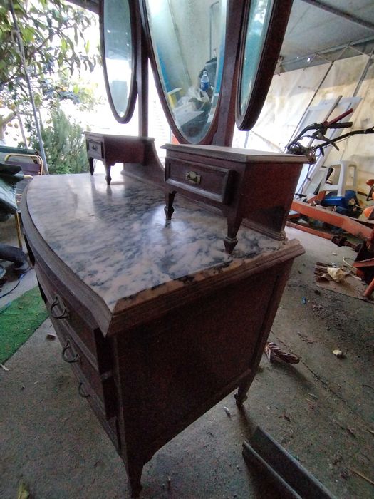 Cómoda para antiquário