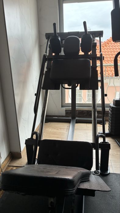 Leg press/ hack squat