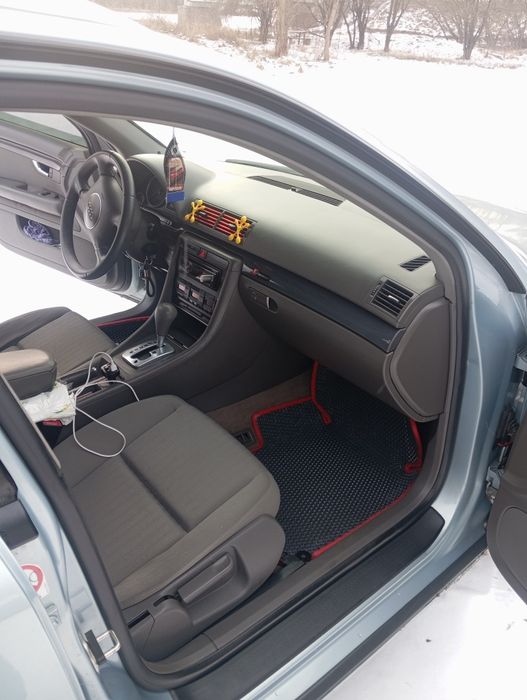 Продам ауді а 4 в доброму стані 1.8 турбо