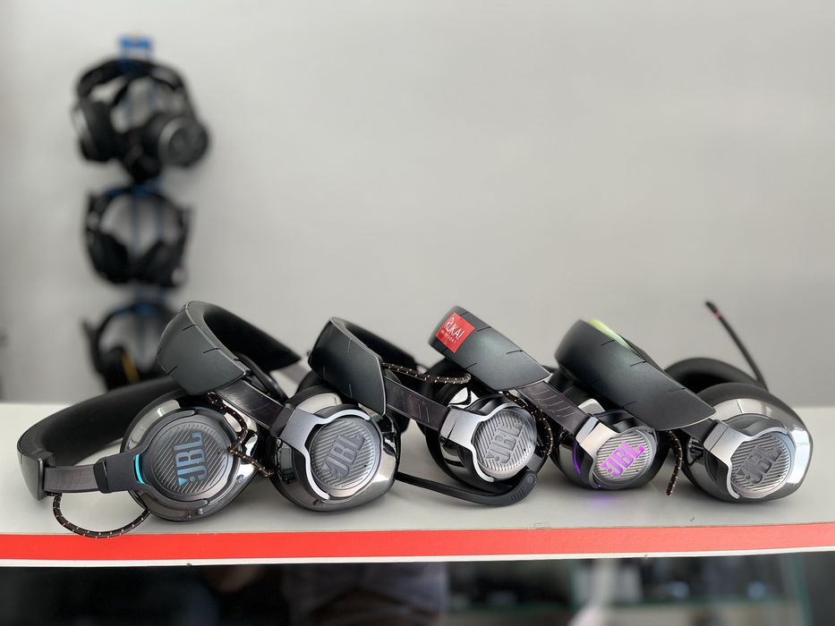 Безпровідні навушники JBL Quantum810