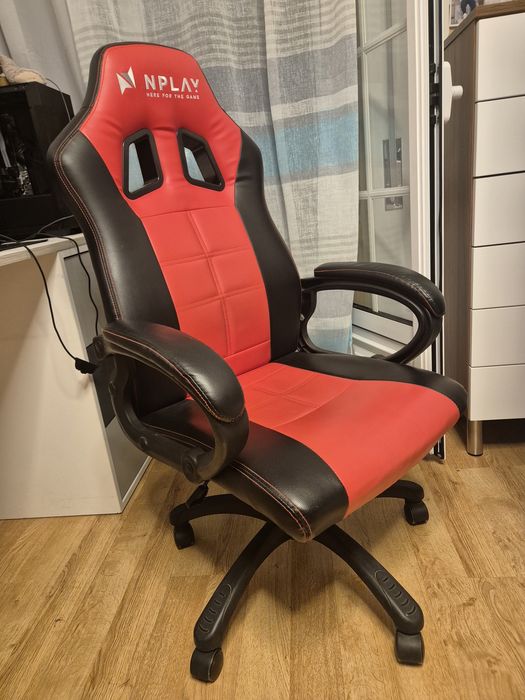 Cadeira gaming em estado como novo