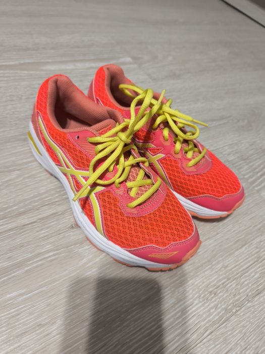 Дитячі бігові кросівки ASICS GT-1000 5 GS яскраво-коралового (помаранчевого)