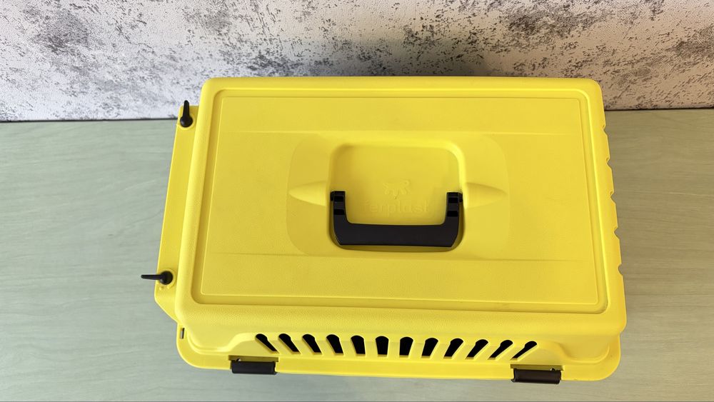 Переноска для котів та собак Ferplast Atlas El Fluo 10 32,5x48x29 см max 5 кг Жовта