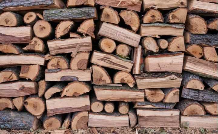 Lenha de pinho seca 35€ o metro cúbico