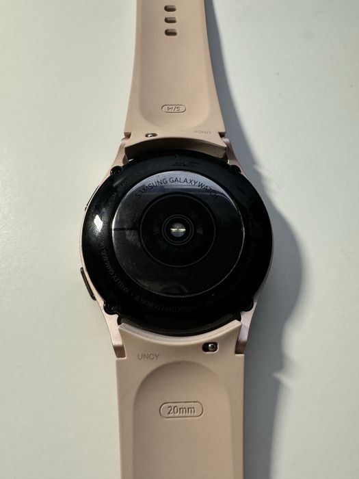 Samsung Galaxy Watch 4 pink gold