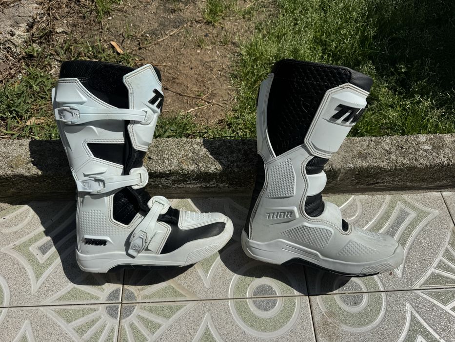 Botas thor cor branco