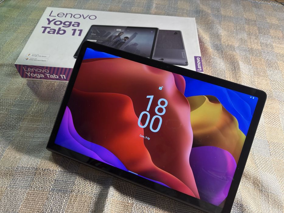 Tablet Lenovo Yoga Tab 11 w bardzo dobrym stanie.