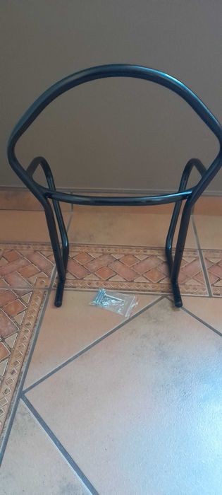 Oparcie do sanek wysokie.