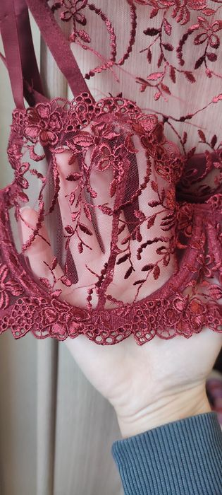 Білизна, комплект бордовий, новий! 80В