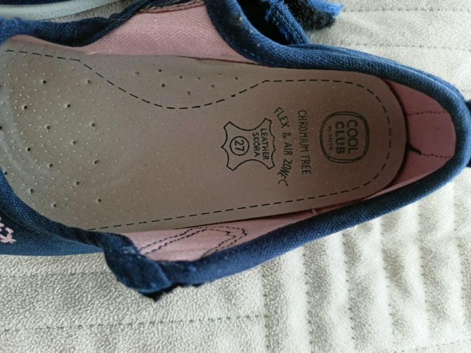Kapcie dziewczęce rozmiar 28/29 wkładka 17,5 cm