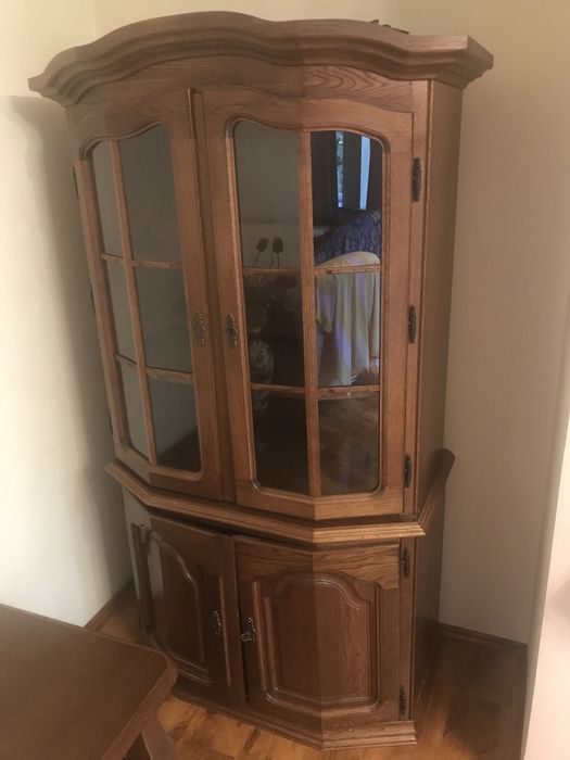 Меблі , сервант , шафа , стіл