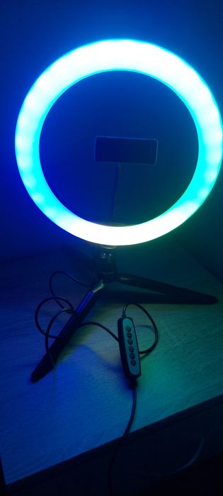 Lampa pierścieniowa LED ze statywem