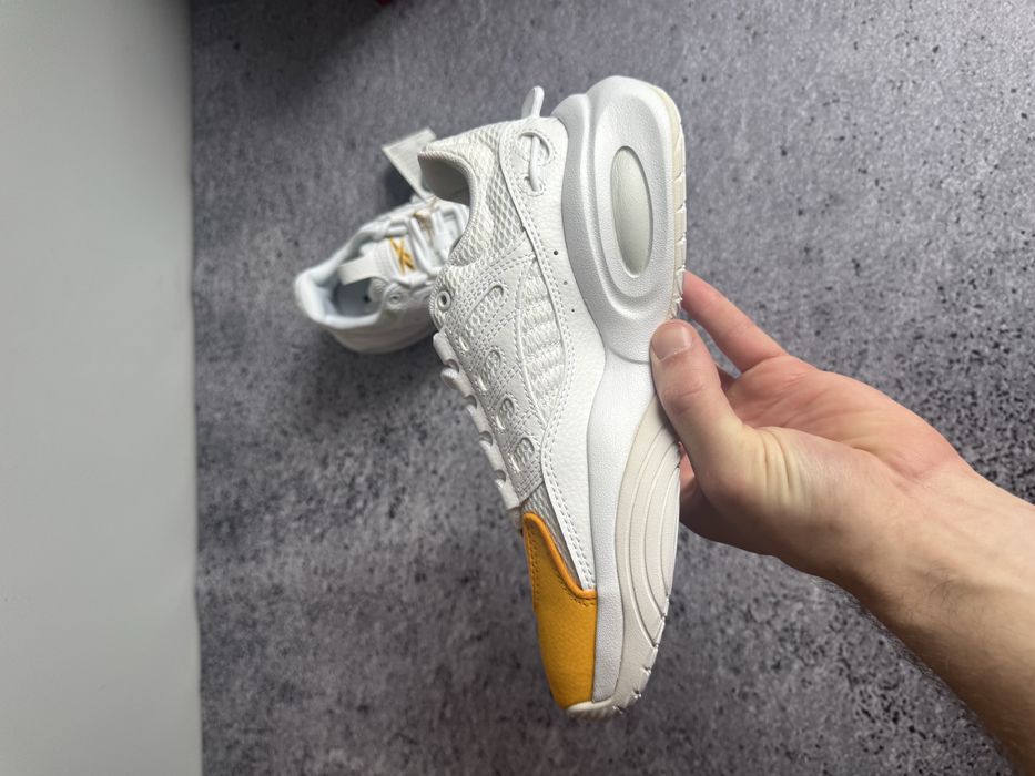 Reebok Solution Mid r. 36