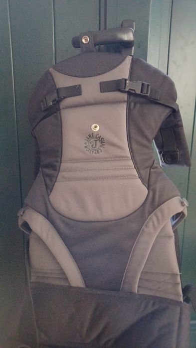 Marsúpio  Jane 

- Alças ajustáveis.

Fechos de segurança.

Design ergonómico.

- 0-15 kg