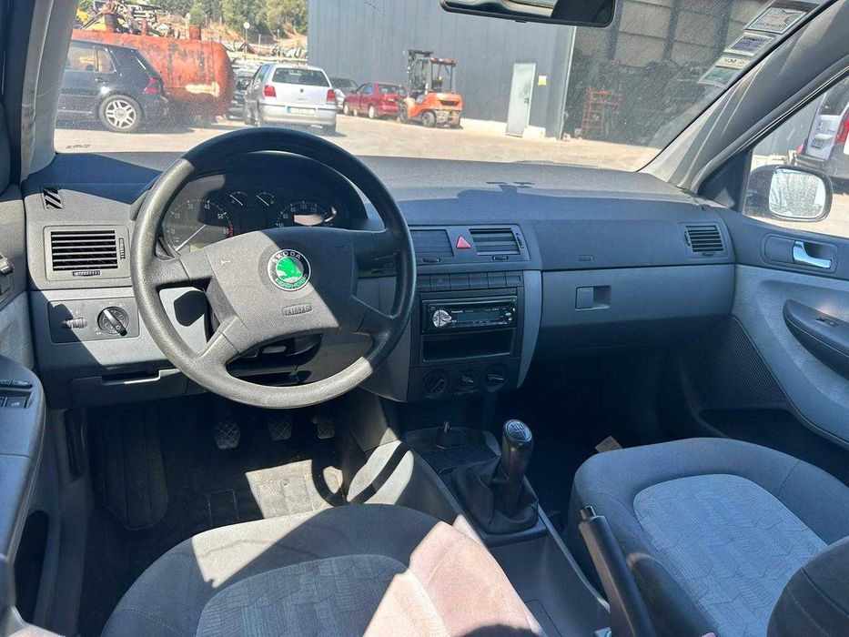 Skoda Fábia 1.2 2001 para Peças