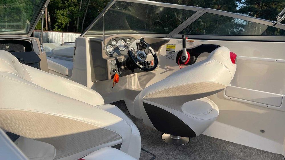Łódź motorowa Rinker 2007R 4.3 v6 Bardzo ładna
