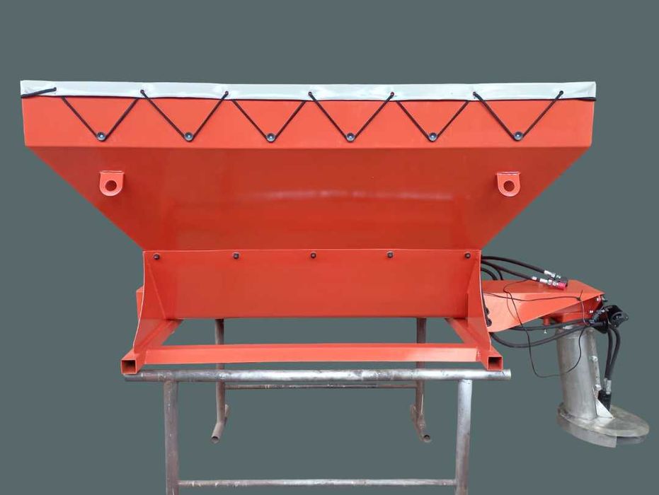 Piaskarka Posypywarka Solarka do piasku 2 m3 Nowa Producent TILMET