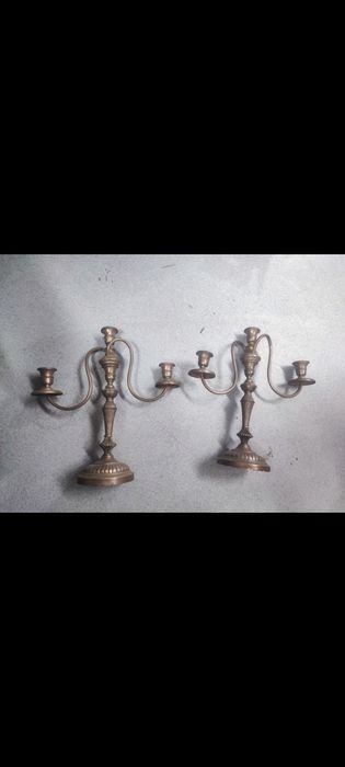 Castiçais em bronze para velas