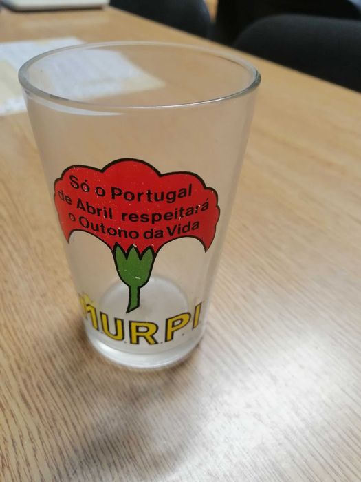 Copos Canecas Revolução 25 Abril