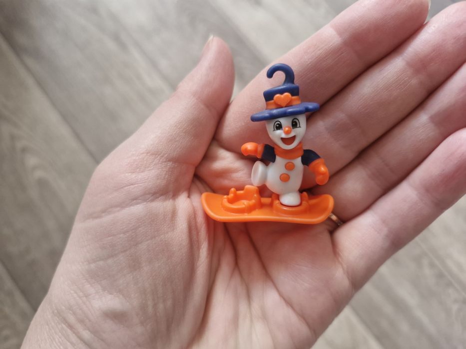 Фігурки кіндер новорічний