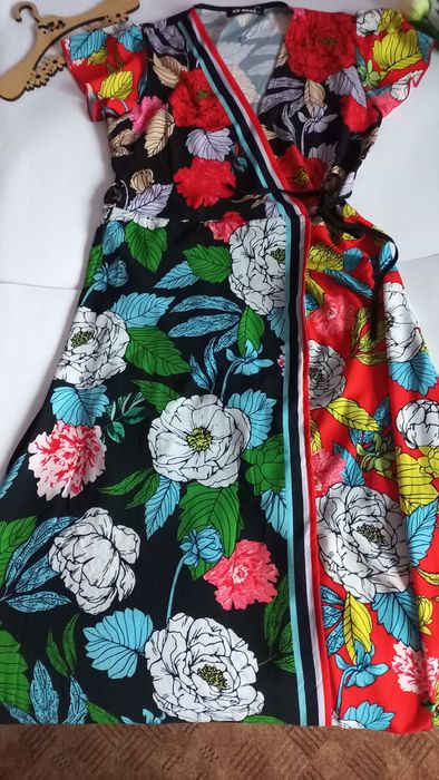 Довга сукня на запах  48 50 розмір нова