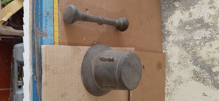 Almofariz e pilão em bronze