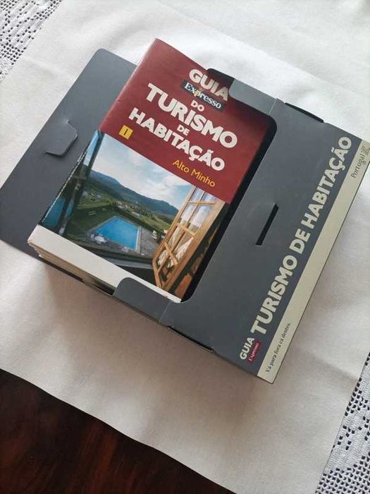 Coleção Completa: Guia Expresso do Turismo de Habitação (com Caixa)