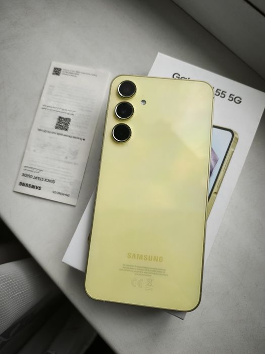 Смартфон Samsung Galaxy A55 5G 8/256GB в гарному лимонному відтінку