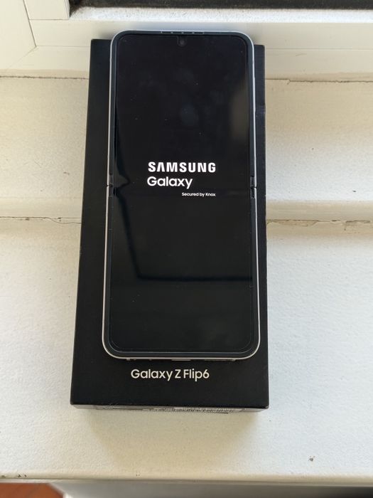 Samsung Galaxy Z Flip 6 C/Novo