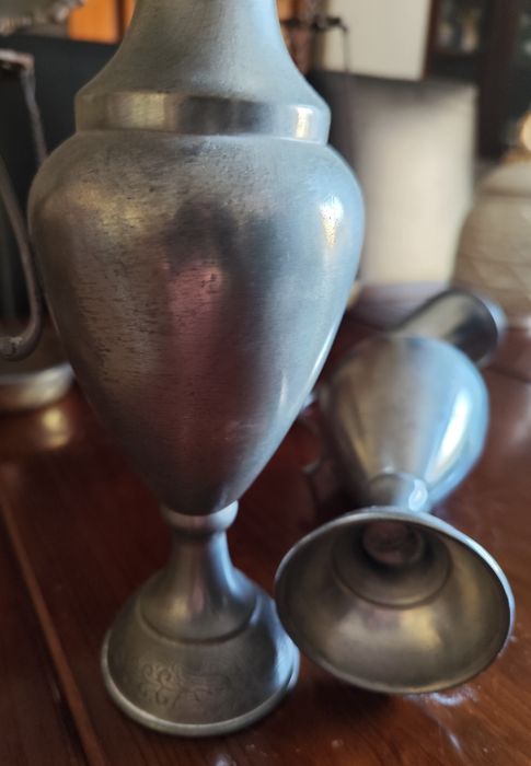 Jarras em estanho, antigas