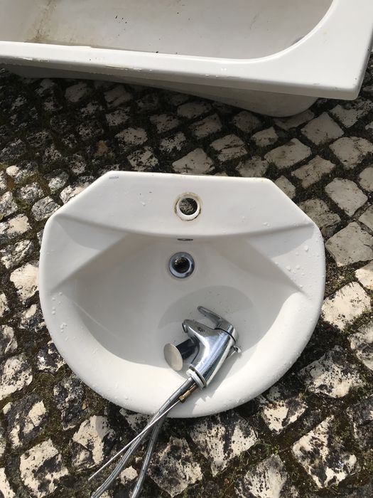 Lavatorio roca com torneiras roca