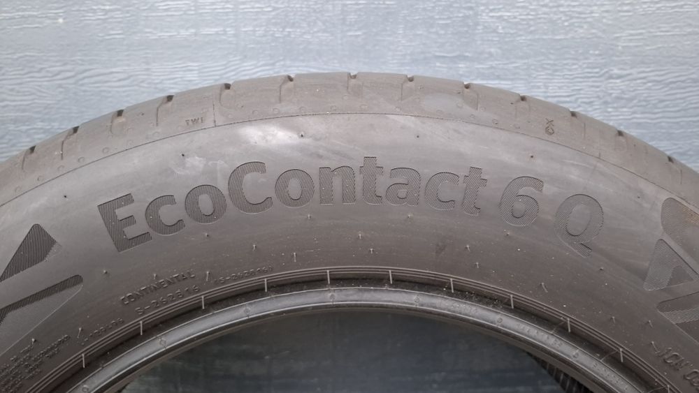 Continental 215/60 R17 EcoContact 2023