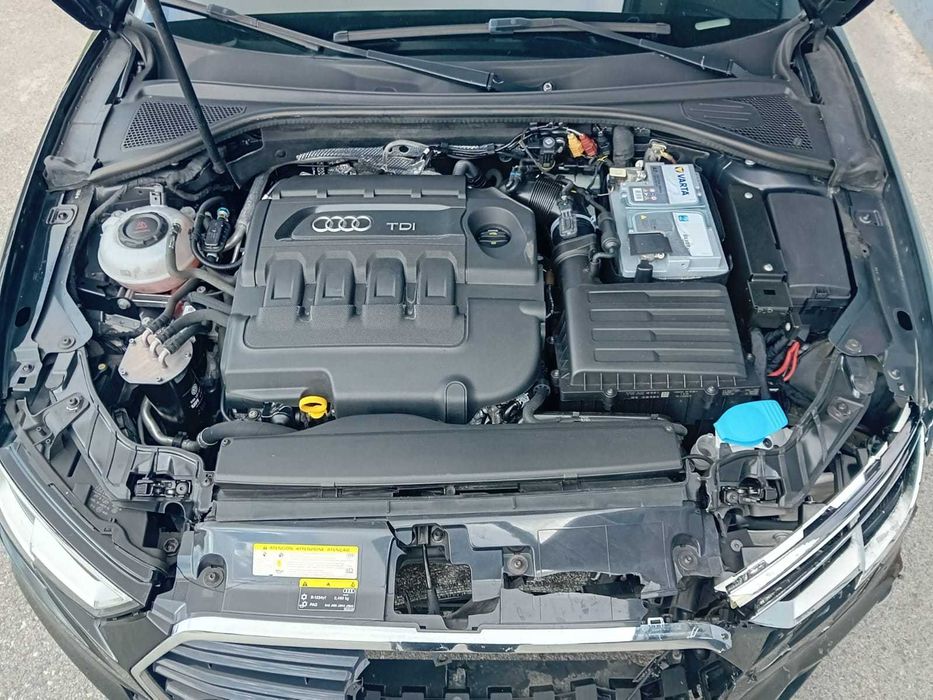 Audi A3 1.6 Sportback S-Line - Nacional ( pequeno sinistro )