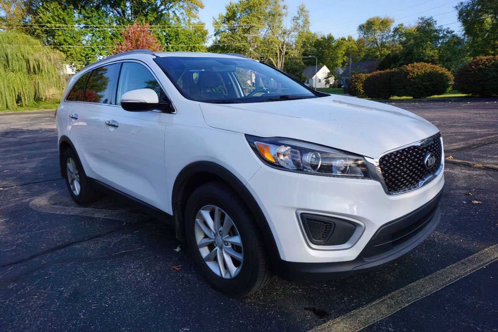 Kia Sorento LX      2018