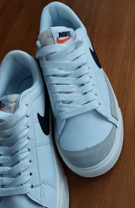 Продам стильні кросівки Nike Blazer Low Platform