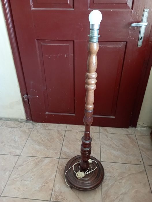 Lampa PRL stojąca